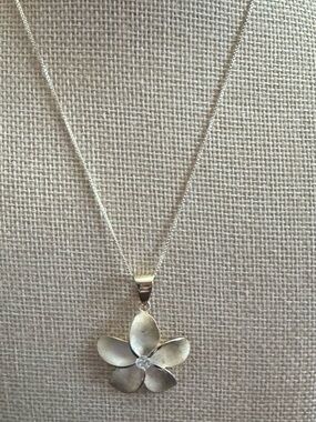 Petal Perfect!  .925 Silver Flower Pendant w/chain Necklace w/Center CZ Stone